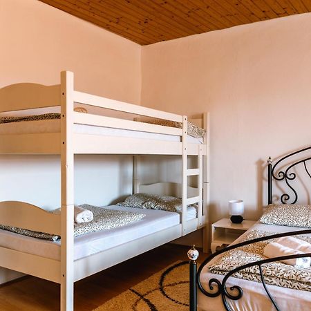 Apartment Valetovi Štanjel Esterno foto