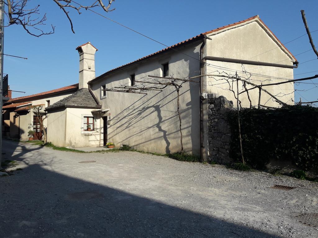 Apartment Valetovi Štanjel Esterno foto